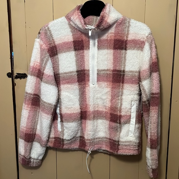 No Boundaries 1/2 Zip Pullover - Picture 2 of 6